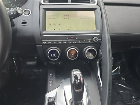 Used 2020 Jaguar E-PACE SE image 21