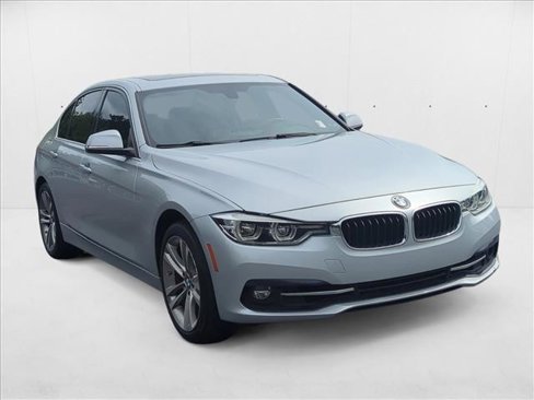 Used 2018 BMW 330i Sedan image 3