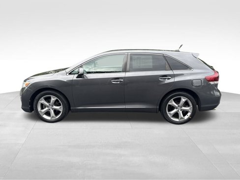 Used 2015 Toyota Venza XLE image 2