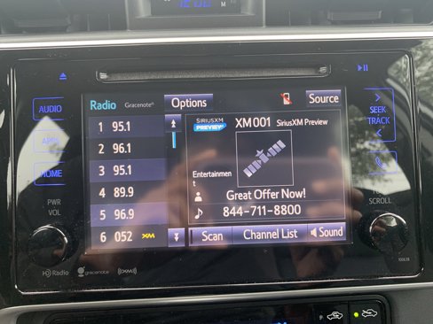 Used 2017 Toyota Corolla LE image 23