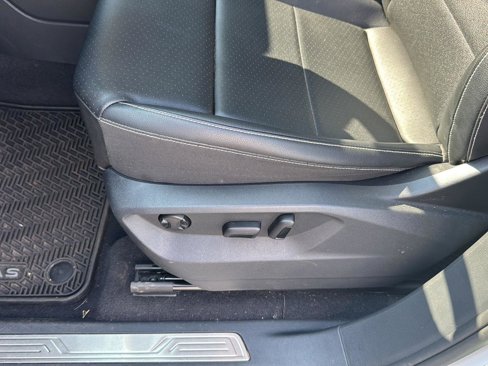 Used 2023 Volkswagen Atlas SE image 27
