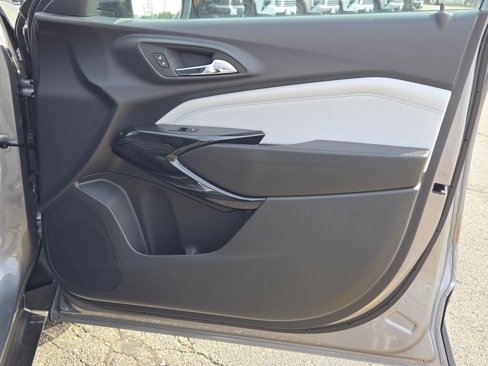 New 2025 Chevrolet Trax LT w/ Driver Confidence Package image 8