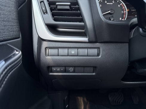 Used 2023 Nissan Rogue SV image 13