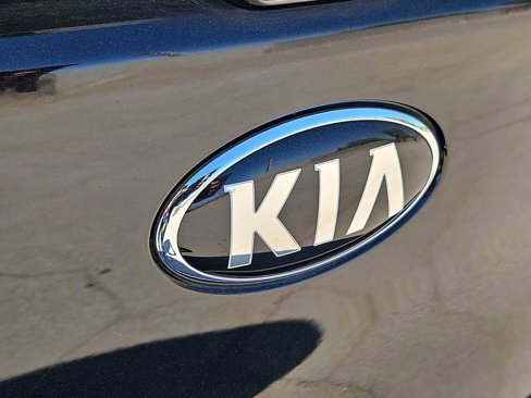 Used 2019 Kia Cadenza Premium image 12