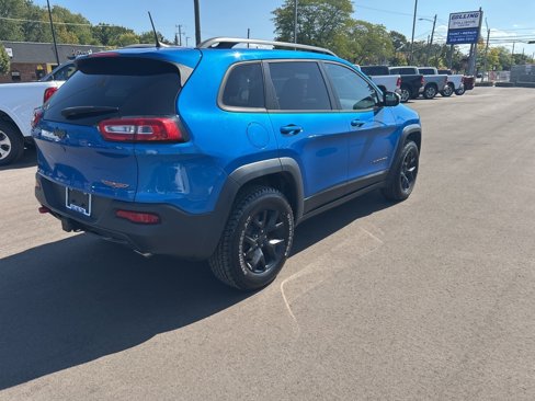 Used 2017 Jeep Cherokee Trailhawk w/ Cold Weather Group image 5