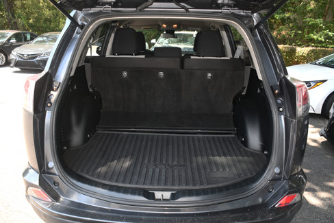 Used 2018 Toyota RAV4 LE image 16