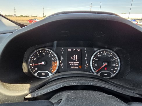 Used 2015 Jeep Renegade Latitude w/ Popular Equipment Group image 19