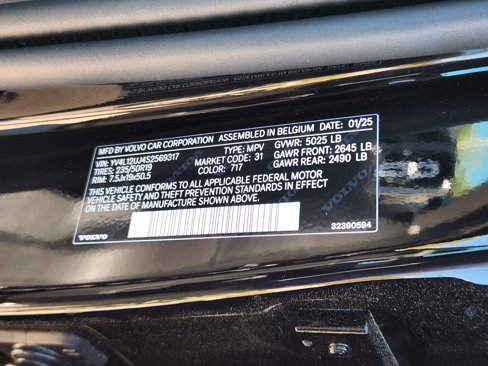 New 2025 Volvo XC40 B5 Core w/ Protection Package image 36