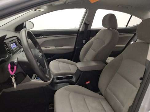 Used 2017 Hyundai Elantra SE image 17