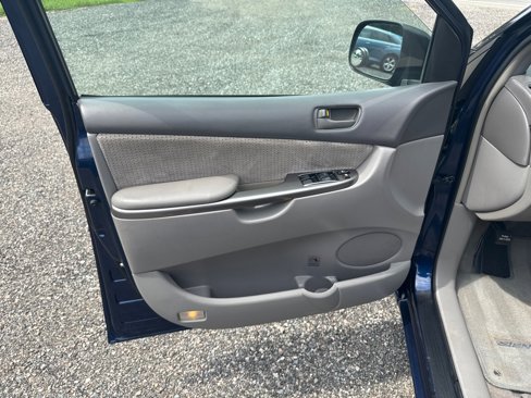 Used 2007 Toyota Sienna CE image 20