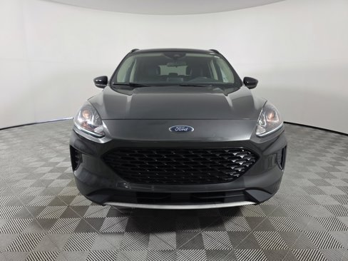 Used 2020 Ford Escape SE Sport image 2