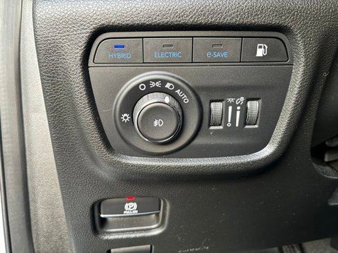 Used 2023 Jeep Grand Cherokee 4WD 4xe image 30