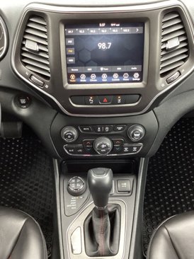 Used 2022 Jeep Cherokee Trailhawk image 21