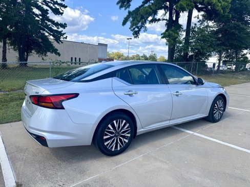 Used 2023 Nissan Altima 2.5 SV image 3