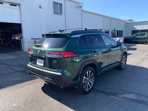 Used 2022 Toyota Corolla Cross XLE image 4
