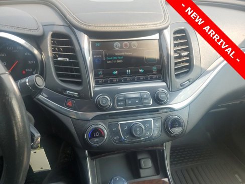 Used 2014 Chevrolet Impala LT w/ Convenience Package image 17