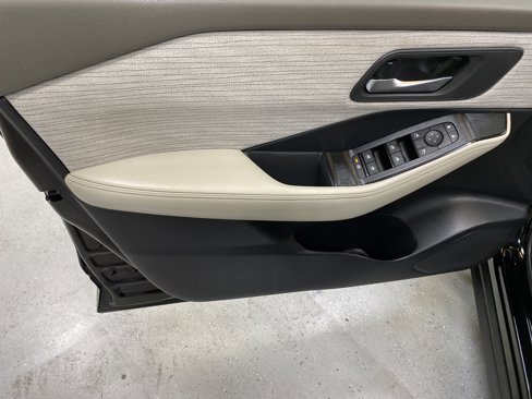Used 2023 Nissan Rogue SV image 21
