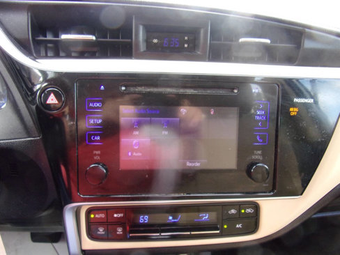 Used 2017 Toyota Corolla LE image 23