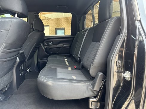 Used 2019 Nissan Titan SV w/ SV Convenience Package image 37