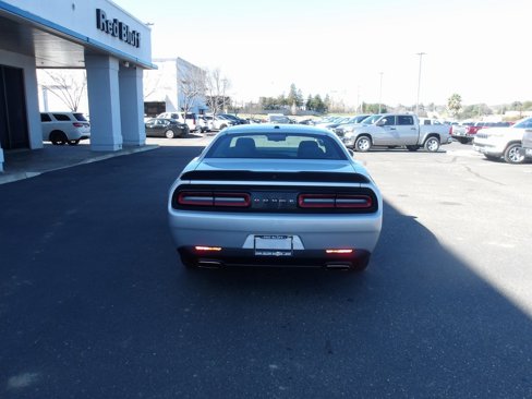 Used 2023 Dodge Challenger SXT image 7