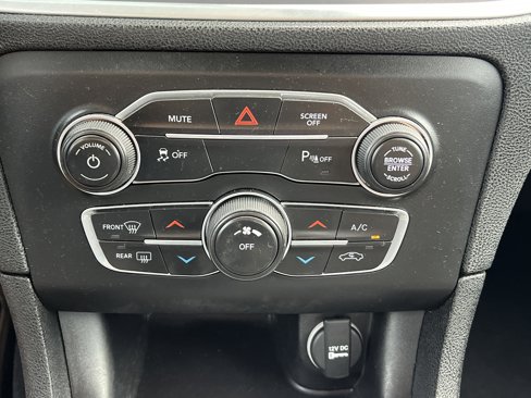 Used 2020 Dodge Charger SXT w/ Leather Interior Group image 19