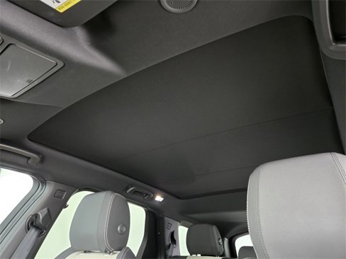 Used 2022 Land Rover Discovery Sport S R-Dynamic image 11