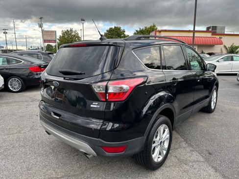 Used 2018 Ford Escape SE w/ SE Sync 3 Package image 5