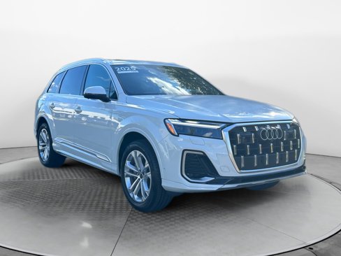 Certified 2025 Audi Q7 2.0T Premium image 1