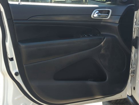 Used 2021 Jeep Grand Cherokee Laredo image 13