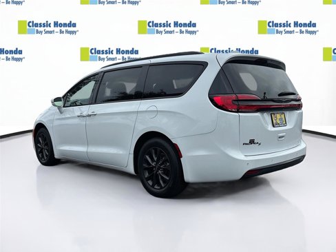 Used 2021 Chrysler Pacifica Touring w/ S Appearance Package image 5