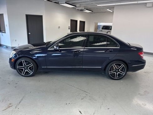 Used 2010 Mercedes-Benz C 300 4MATIC Sedan image 6