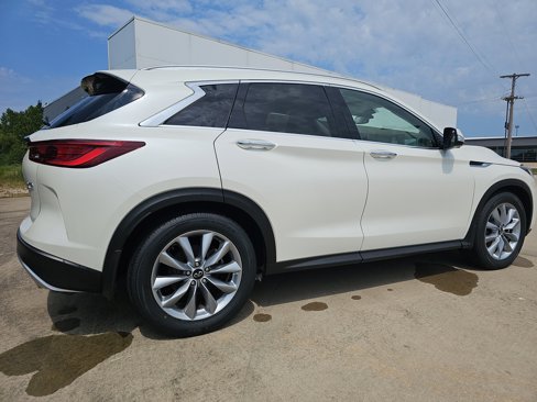 Used 2022 INFINITI QX50 Essential image 3