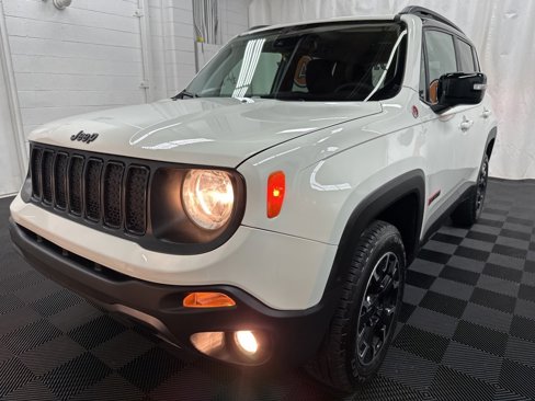 Used 2023 Jeep Renegade Trailhawk image 4