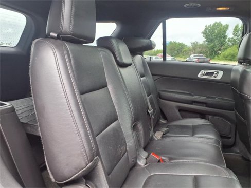 Used 2013 Ford Explorer XLT image 11