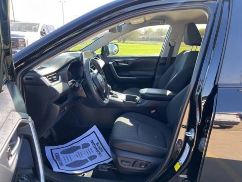 Used 2024 Toyota RAV4 XLE image 9