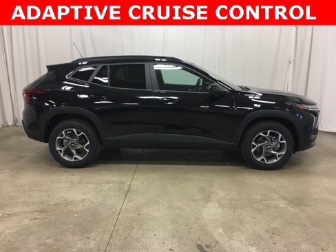 New 2025 Chevrolet Trax LT w/ Driver Confidence Package image 2