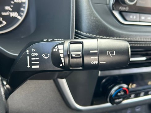 Used 2023 Nissan Rogue SV image 41