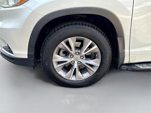 Used 2015 Toyota Highlander XLE image 34