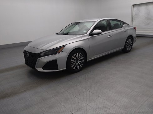 Used 2023 Nissan Altima 2.5 SV image 2