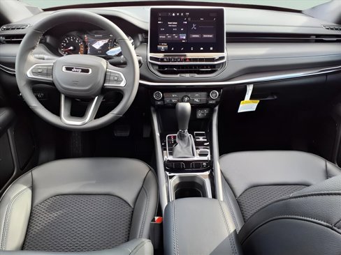New 2025 Jeep Compass Latitude w/ Altitude Special Edition image 10