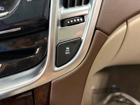 Used 2015 Cadillac SRX Luxury w/ Driver Awareness Package image 47
