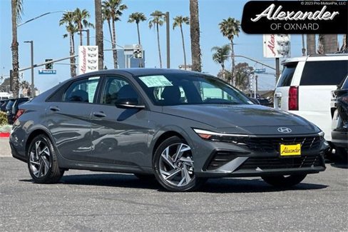 Used 2025 Hyundai Elantra Sport image 1