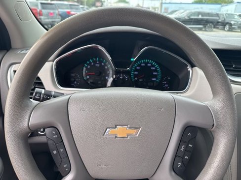 Used 2013 Chevrolet Traverse LS image 3