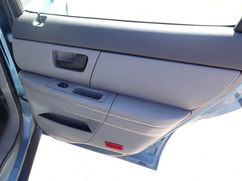 Used 2005 Ford Taurus SE image 29