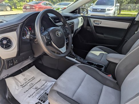 Used 2018 Toyota Corolla LE image 25