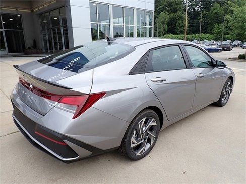 New 2025 Hyundai Elantra Sport image 2