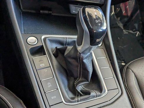 Used 2022 Volkswagen Jetta SE w/ Panoramic Sunroof Package image 11