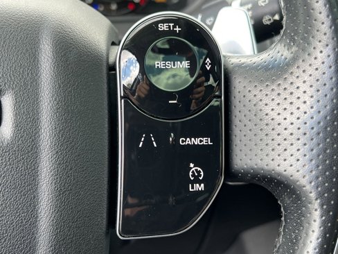 Used 2019 Land Rover Range Rover Velar R-Dynamic SE image 27