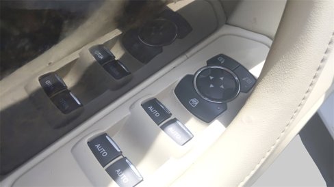 Used 2013 Lincoln MKS AWD image 16