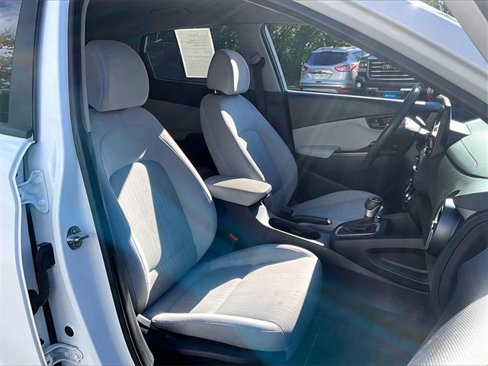 Used 2023 Hyundai Kona SEL w/ Cargo Package image 7